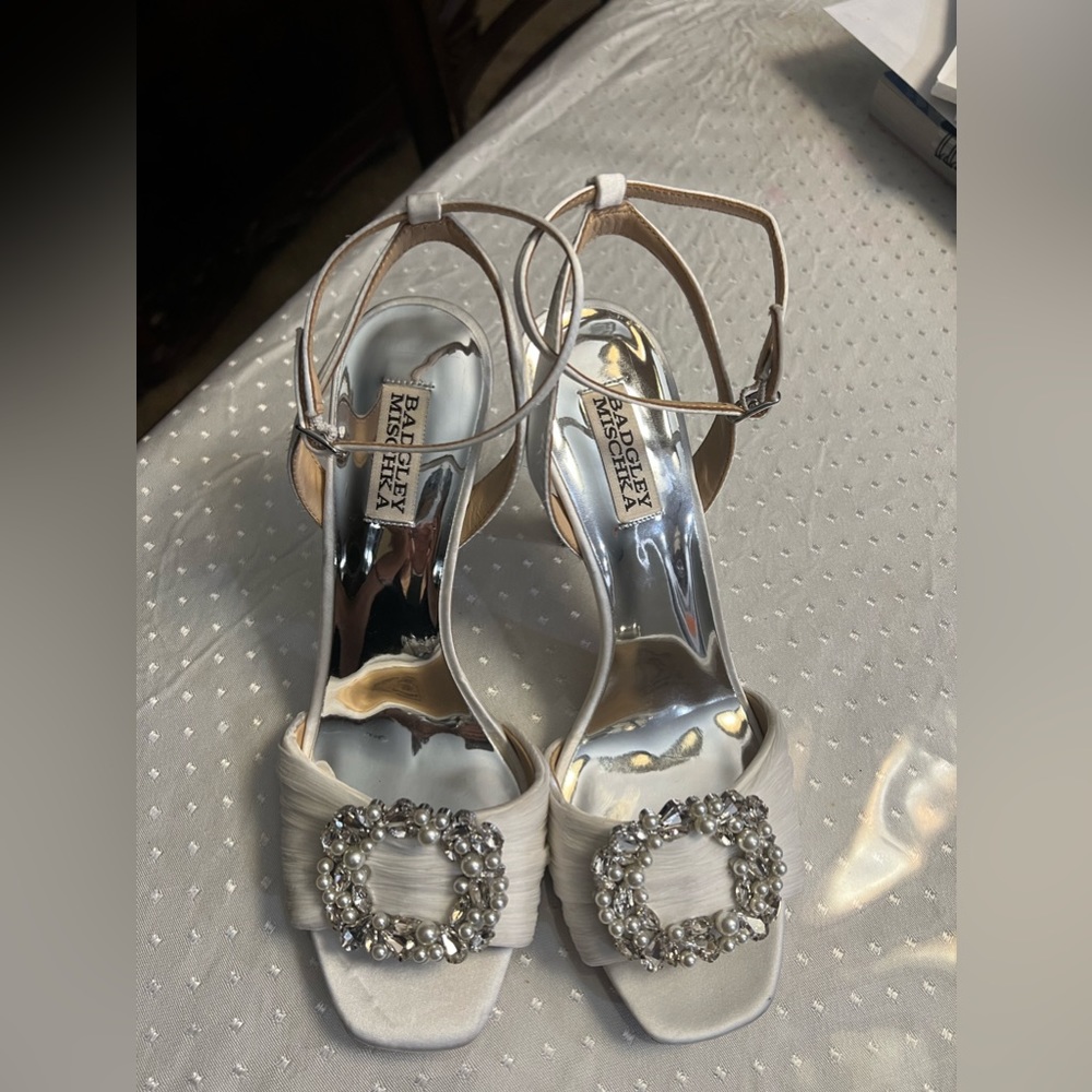 Shoes - Picture 2 of 4
